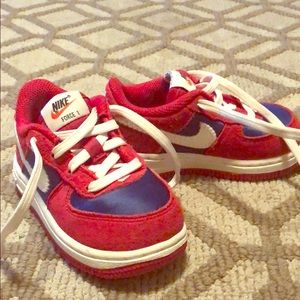 Toddler Air Force 1’s- sz 7. Never worn!